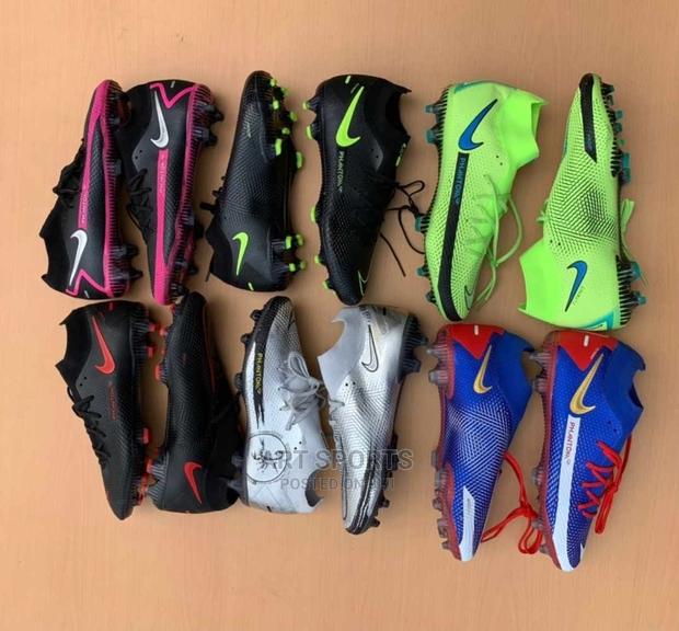 Nike Phantom Boots . · Photo 1