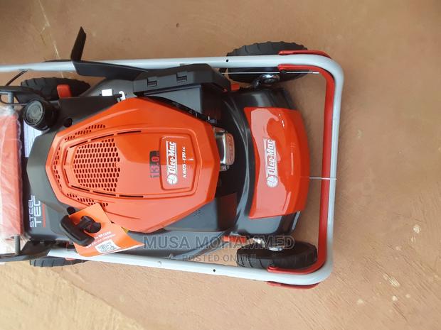 Oleo Mac Lawnmower · Photo 3