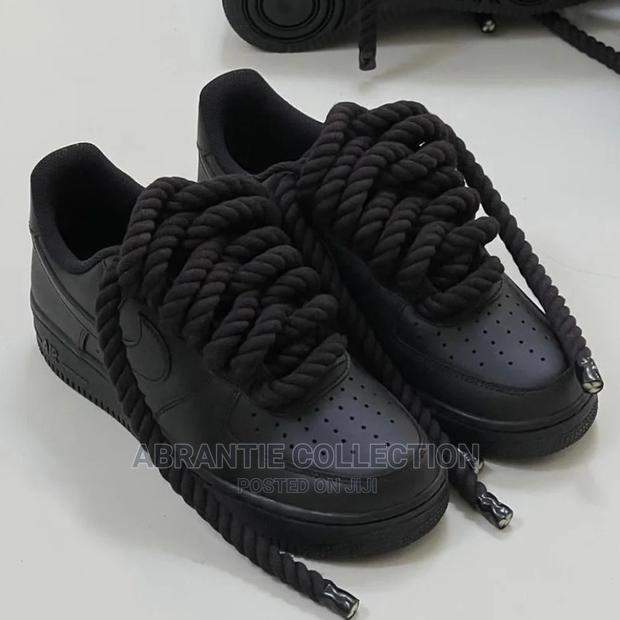 Nike Air Force 1 Thick Laces · Photo 2
