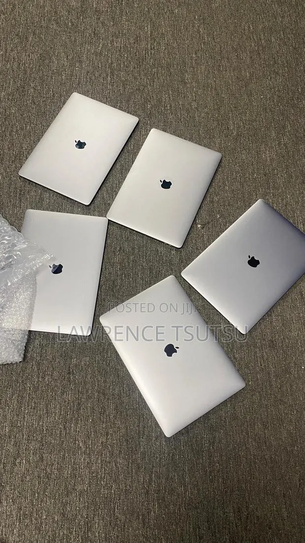 Laptop Apple MacBook Pro 2019 32GB Intel Core i9 SSD 512GB · Photo 1