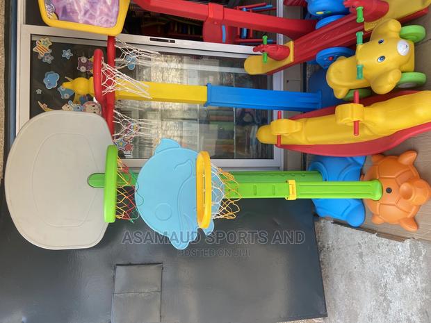 Pre Owned Basketball Stand for Kids · Photo 3
