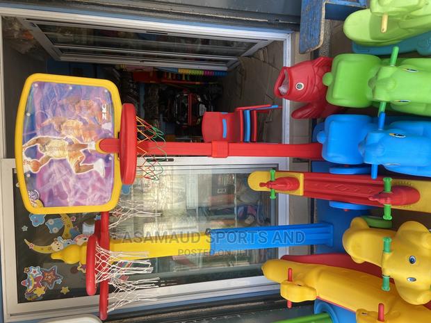 Pre Owned Basketball Stand for Kids · Photo 1