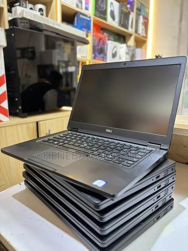 Laptop Dell Inspiron 14 5490 8GB Intel Core i7 SSD 256GB · Photo 1