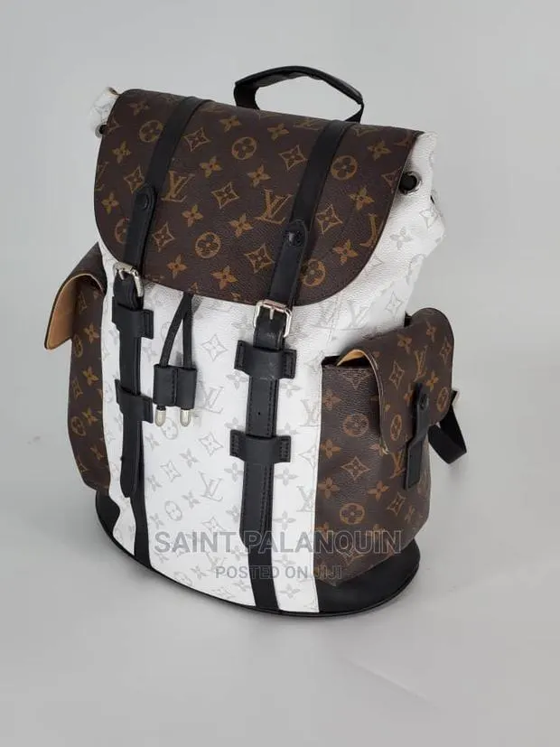 LV Backpack · Photo 1