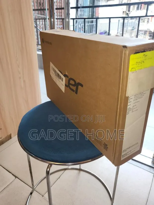 New Laptop Acer Aspire 3 4GB AMD SSD 32GB · Photo 1