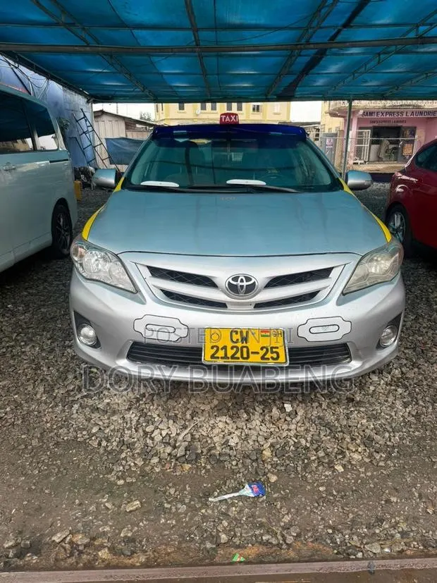 Toyota Corolla 2013 Gray · Photo 1