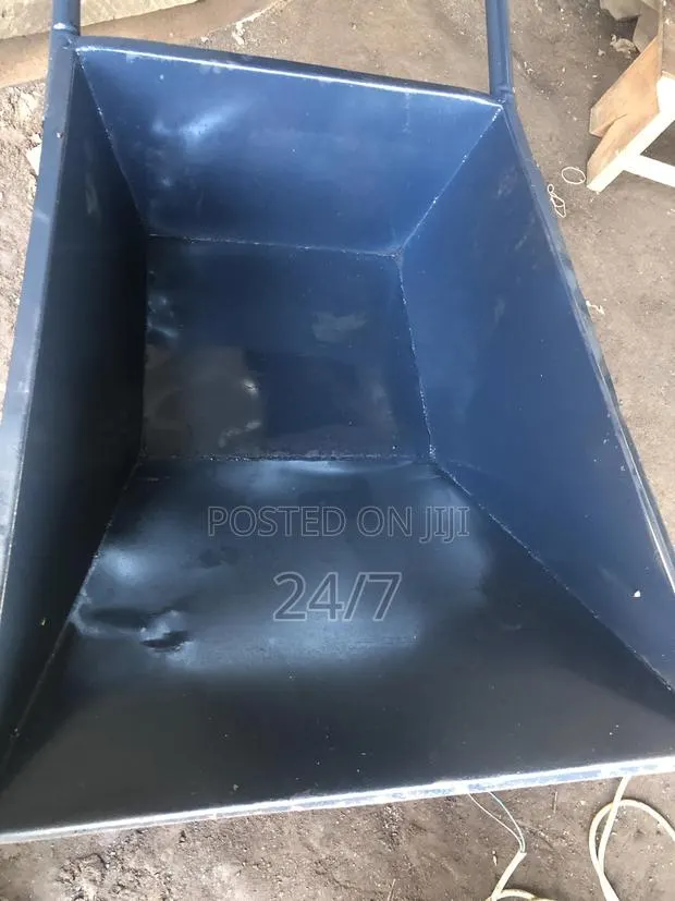 Light Weight Local Wheel Barrow · Photo 3