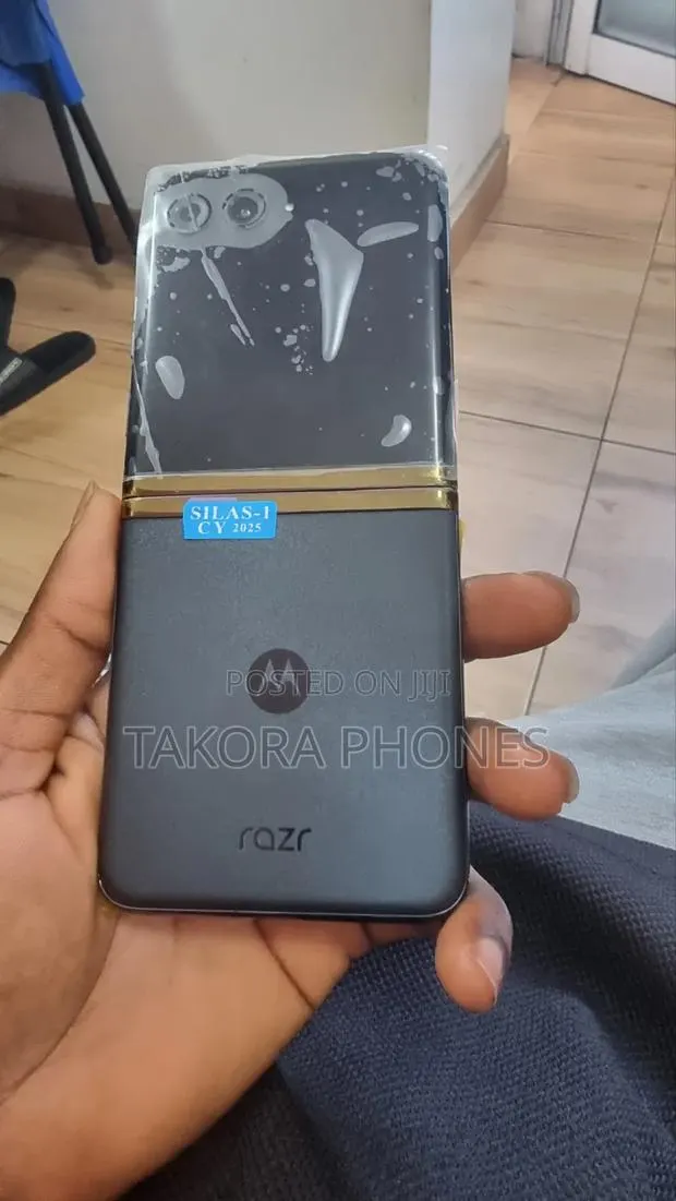 New Motorola Razr 40 Ultra 256 GB Black · Photo 1