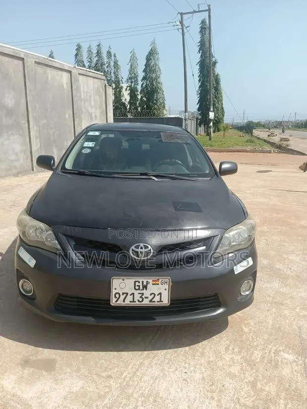 Toyota Corolla S 5-Speed 2013 Black · Photo 1