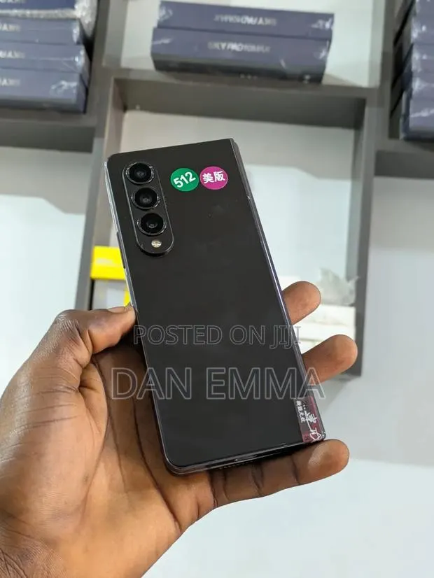Samsung Galaxy Z Fold4 512 GB Black · Photo 1