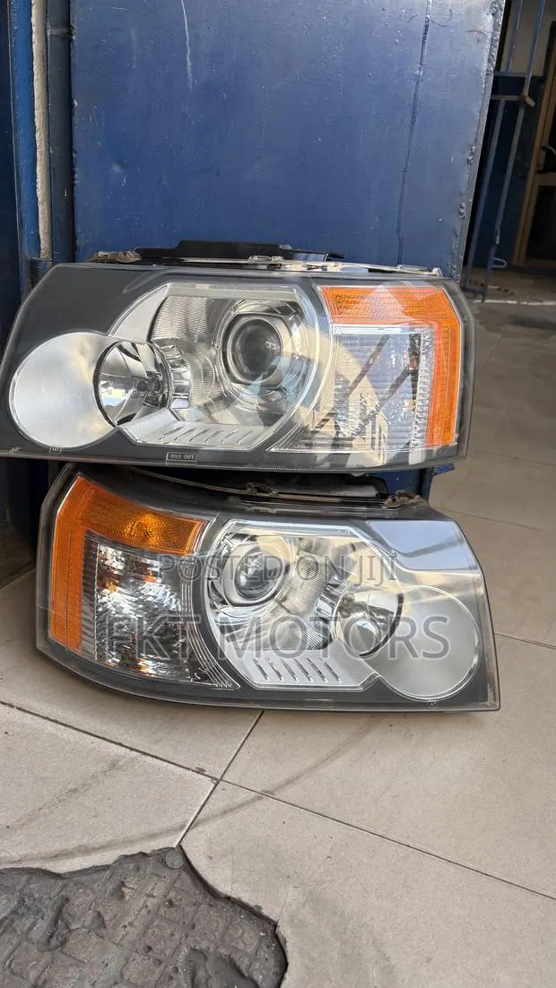 Land Rover LR2 Headlight 2008,2009,2010,2011,2012,2013 · Photo 1