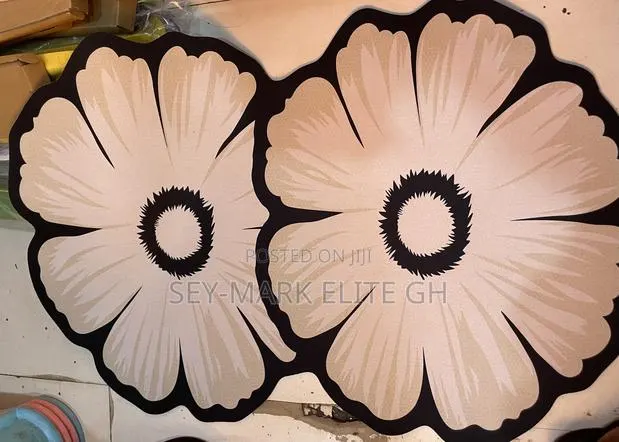 Flower Shaped Absorbent Anti-Slip Bathroom Mat · Photo 1