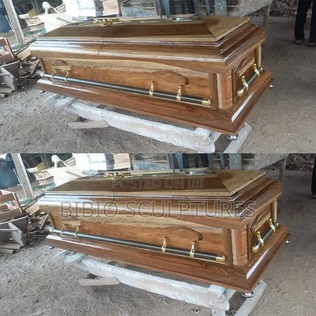 Heritage Oak Casket · Photo 1