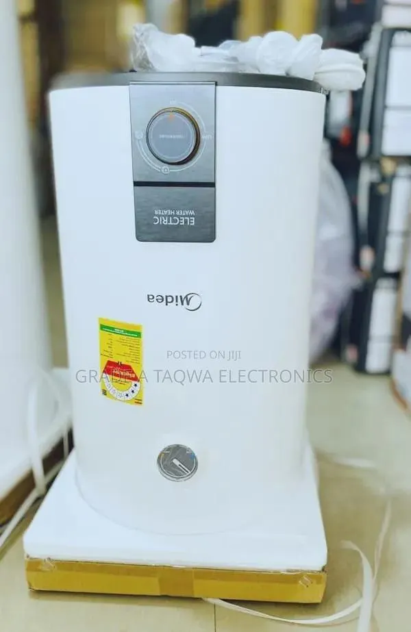 Ultra Modern Media 30 LTR Water Heater · Photo 1