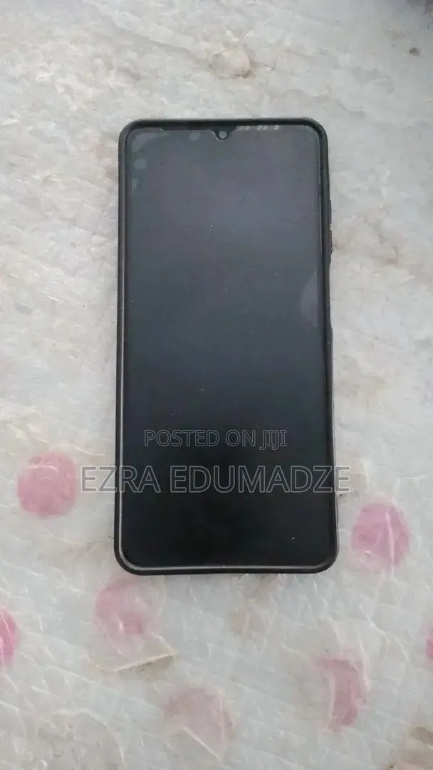 Samsung Galaxy A06 64 GB White · Photo 1