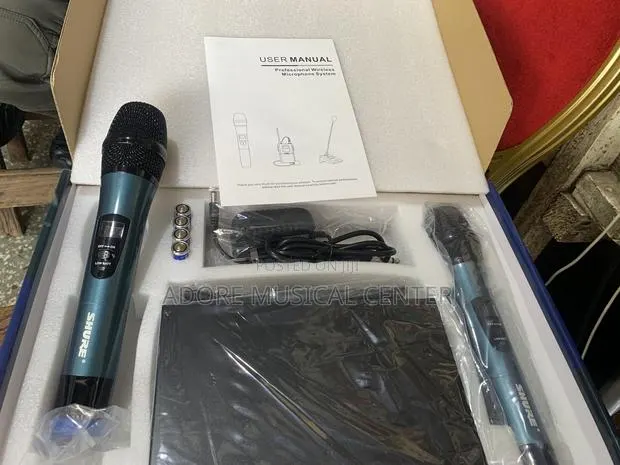 Shure U-900 Wireless Microphone 2in1 · Photo 1