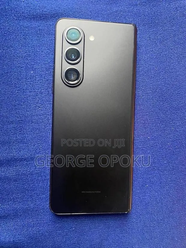 Samsung Galaxy Z Fold 5 256 GB Black · Photo 1