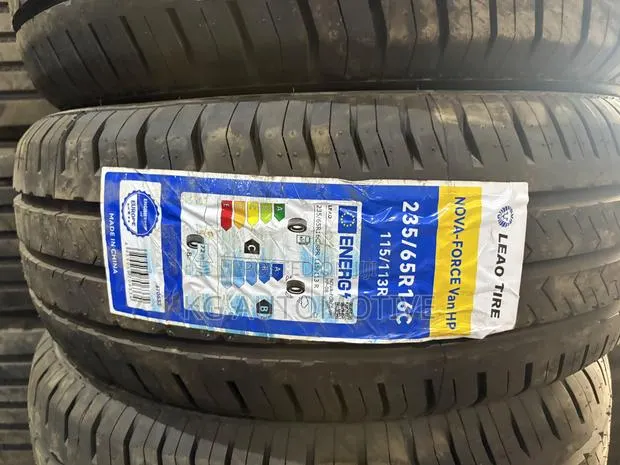 235/65r16C Tyre · Photo 1