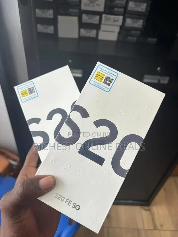New Samsung Galaxy S20 FE 5G 128 GB Black · Photo 1