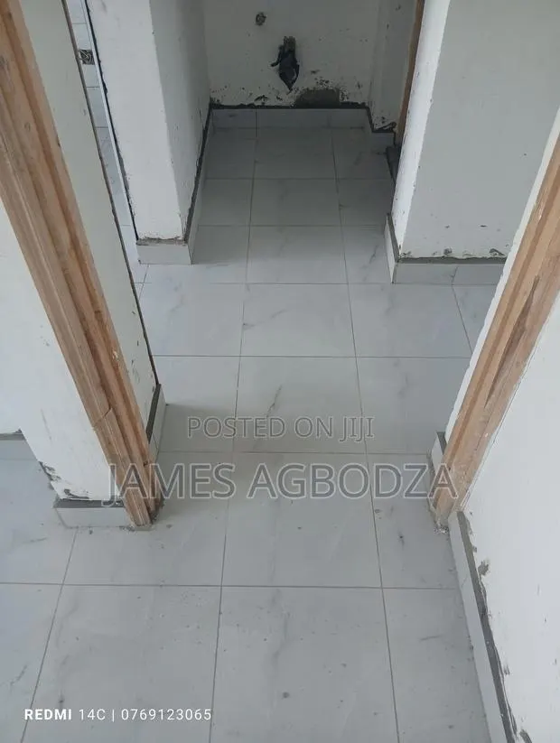 Am a Professional Tiler. · Photo 1