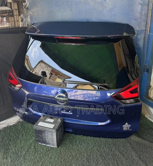 Nissan Rogue 2018 Complete Boot · Photo 1