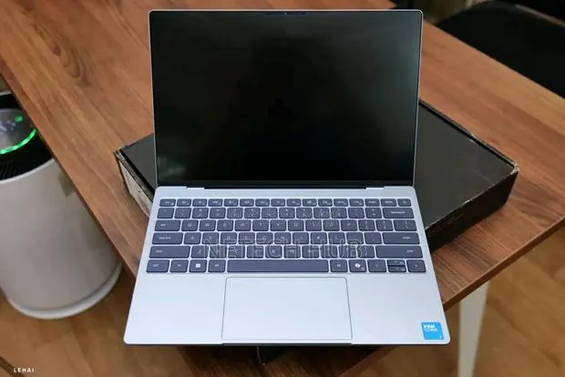New Laptop Dell XPS 13 16GB Intel Core Ultra 5 SSD 512GB · Photo 1