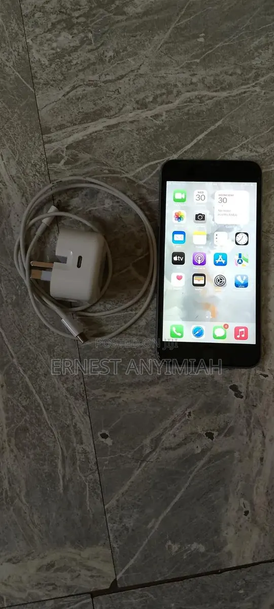 Apple iPhone 6s Plus 32 GB Gray · Photo 1