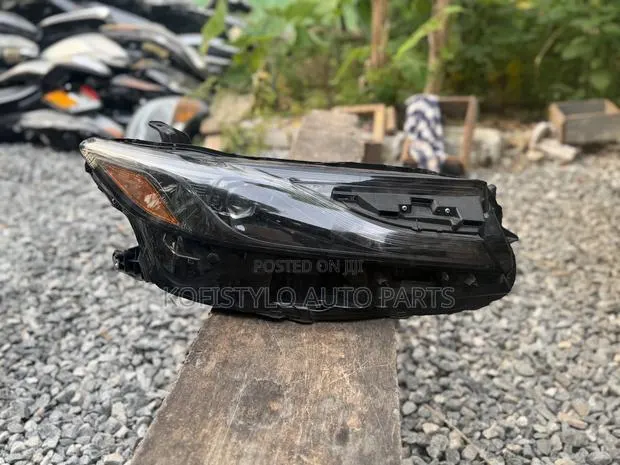 Toyota Camry 2025 Headlight Pair · Photo 1