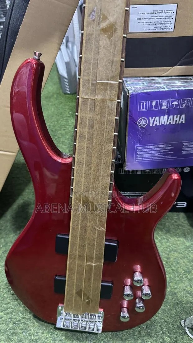 Passive Gibson Bass Guitar With Free Bag · Photo 1