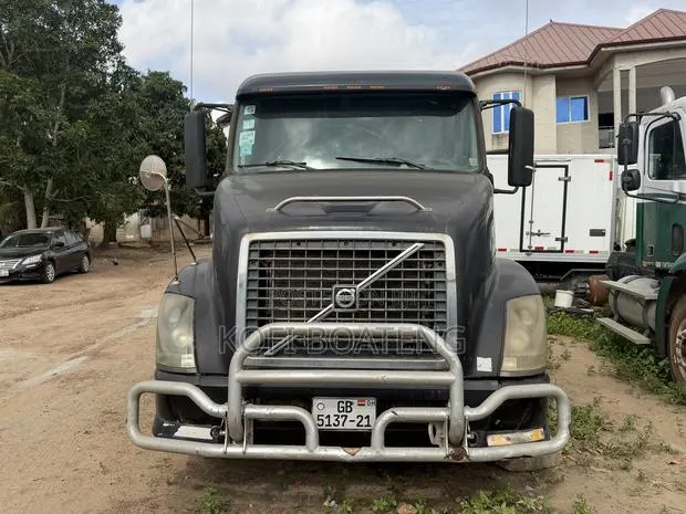 Volvo Semi Trailer 2007 Black · Photo 1
