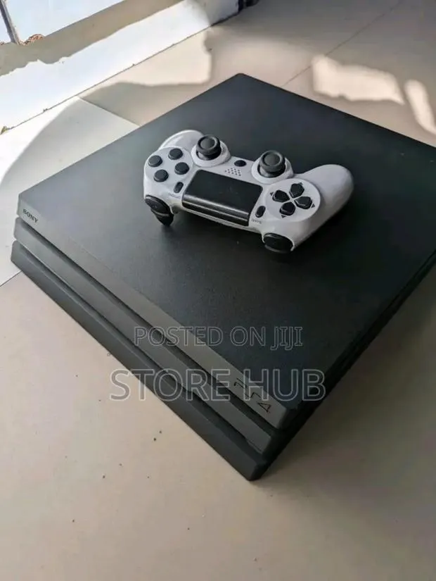 Play Station 4 Pro · Photo 1