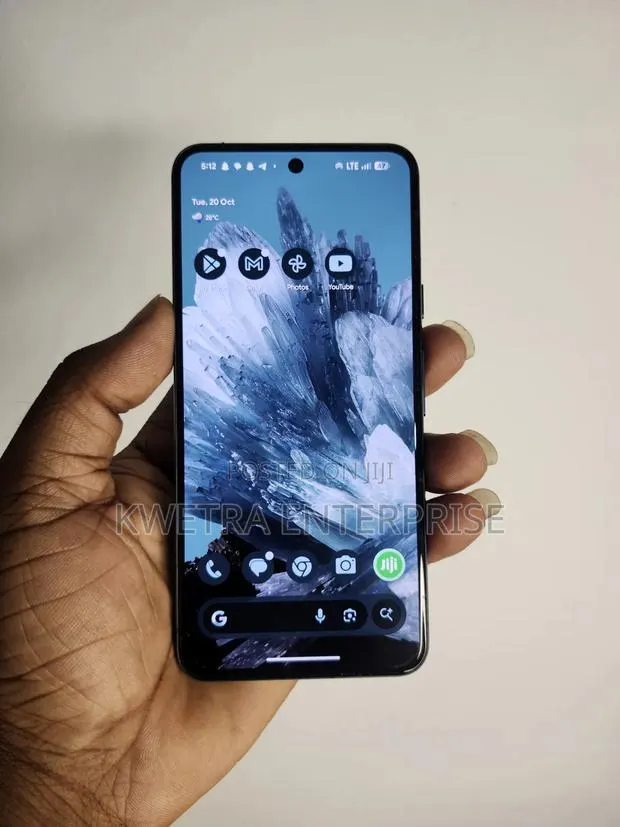 Google Pixel 8 128 GB Black · Photo 1