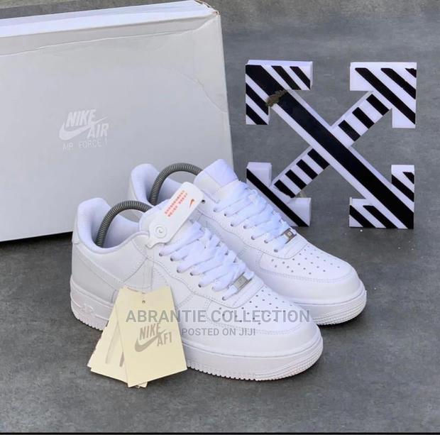 Nike Air Force 1 White · Photo 2