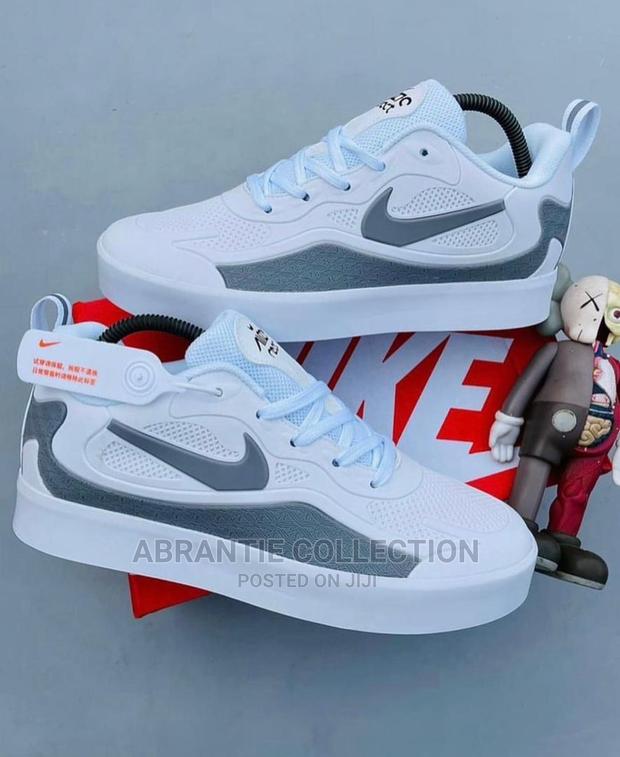 Nike Air 270 React · Photo 2