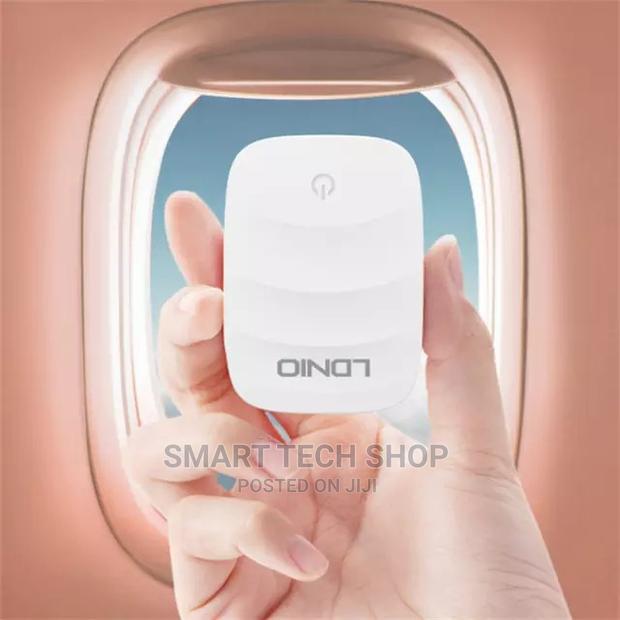 LDNIO Wall Charger LED Lamp 20W PD USB Fast Charge iPhone 13 · Photo 4
