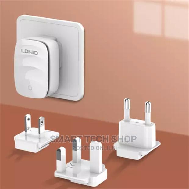 LDNIO Wall Charger LED Lamp 20W PD USB Fast Charge iPhone 13 · Photo 6