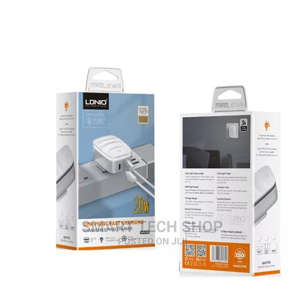 LDNIO Wall Charger LED Lamp 20W PD USB Fast Charge iPhone 13 · Photo 3