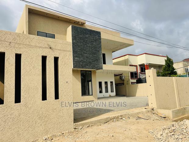 4bdrm Mansion in Living Large, East Legon for Sale · Photo 3