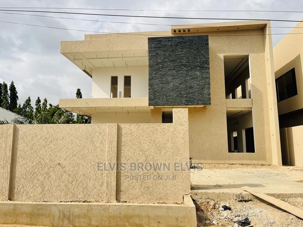 4bdrm Mansion in Living Large, East Legon for Sale · Photo 4