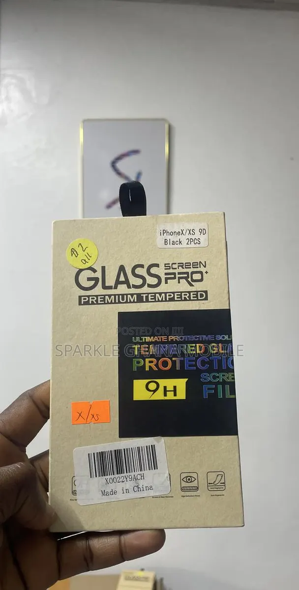 Apple iPhone X/Xs 9d Screen Protector · Photo 1