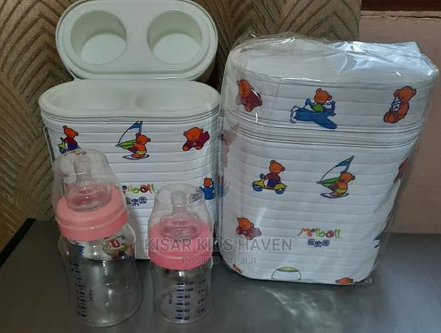 Insulating Bag With Two Feeding Bottle · Photo 1