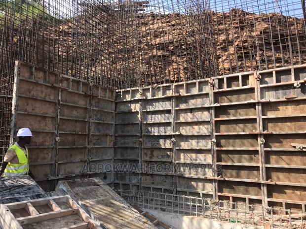 Retaining Wall/Columns/Scaffolds/Bridge/Gutter/Kumasi · Photo 1