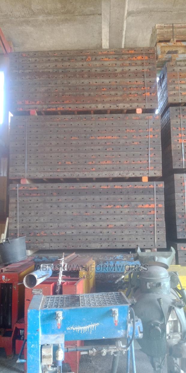 Retaining Wall/Columns/Scaffolds/Bridge/Gutter/Kumasi · Photo 2