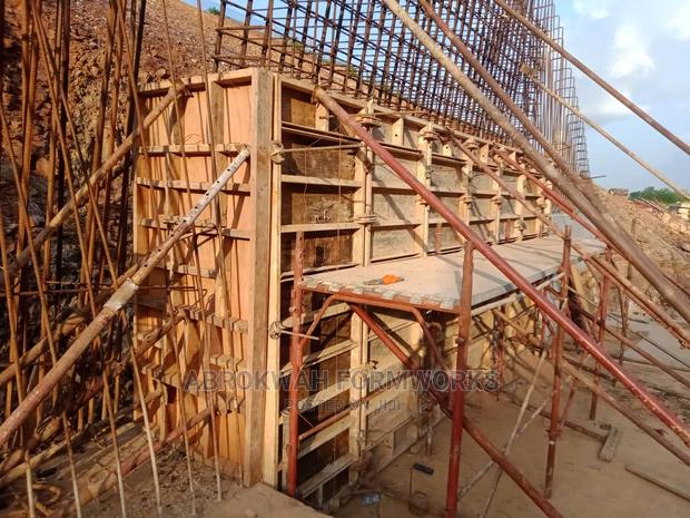Retaining Wall/Columns/Scaffolds/Bridge/Gutter/Kumasi · Photo 7