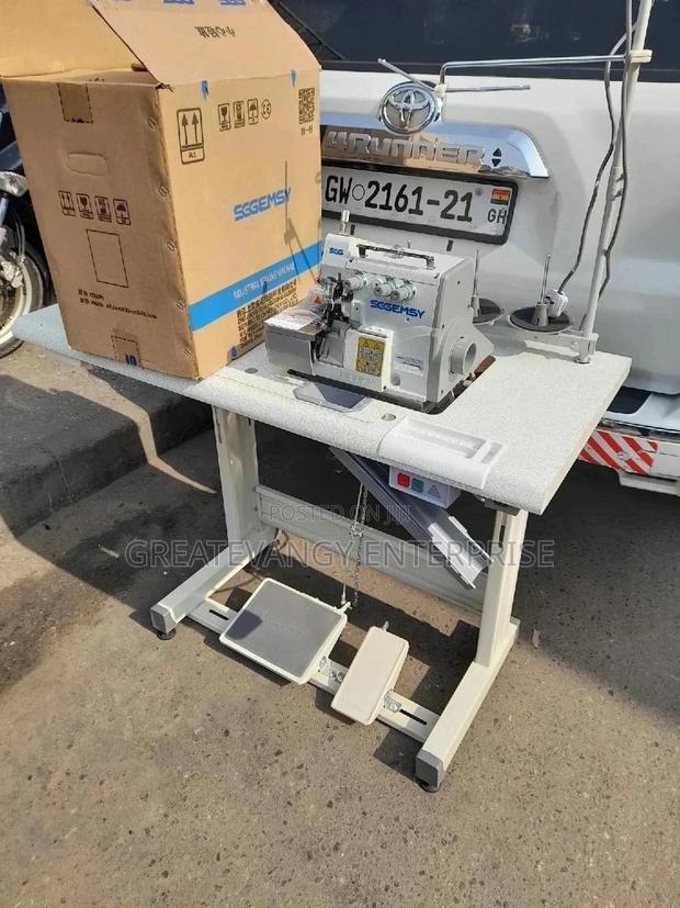 Knitting Machine For Sale · Photo 2