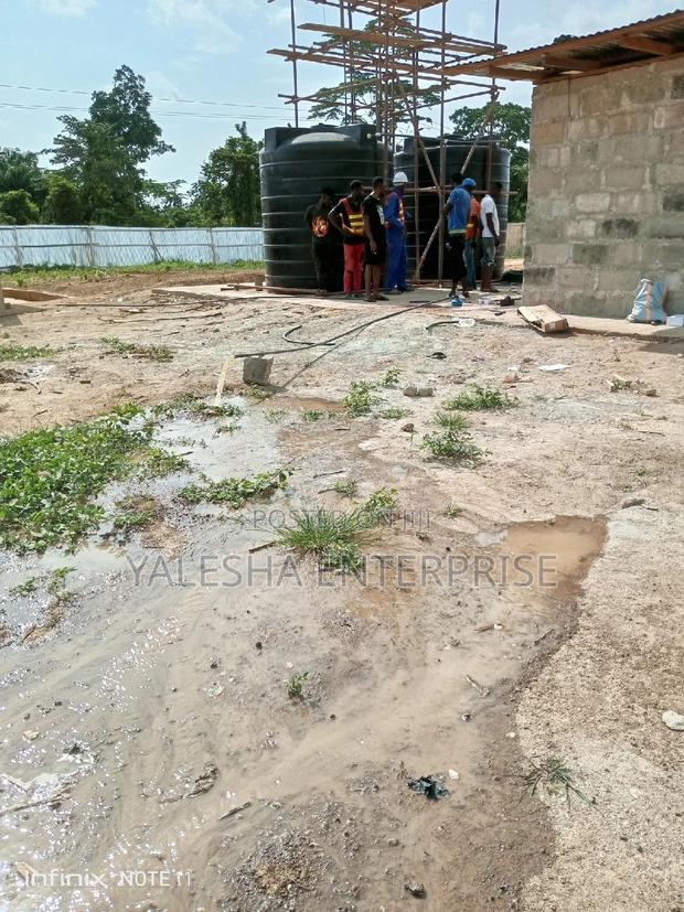 Mechanised Borehole With Submersible Pump Quality Blue Pipe · Photo 2