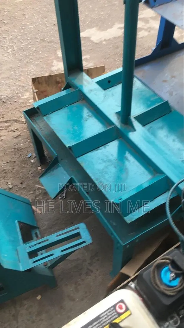 Cassava Agricultural Grater Mill and Manual Screw Press · Photo 1