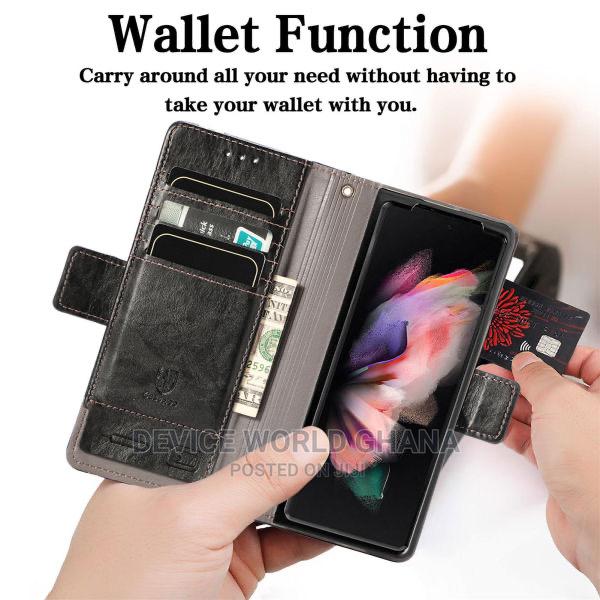 Caseneo Leather Flip Case Samsung Z Fold 3 · Photo 2