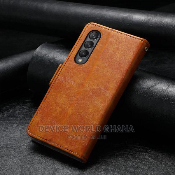 Caseneo Leather Flip Case Samsung Z Fold 3 · Photo 8