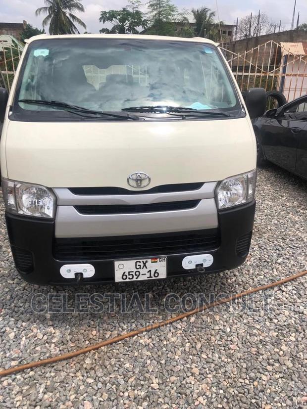 Looking for a Cheap Car Rental? · Photo 3